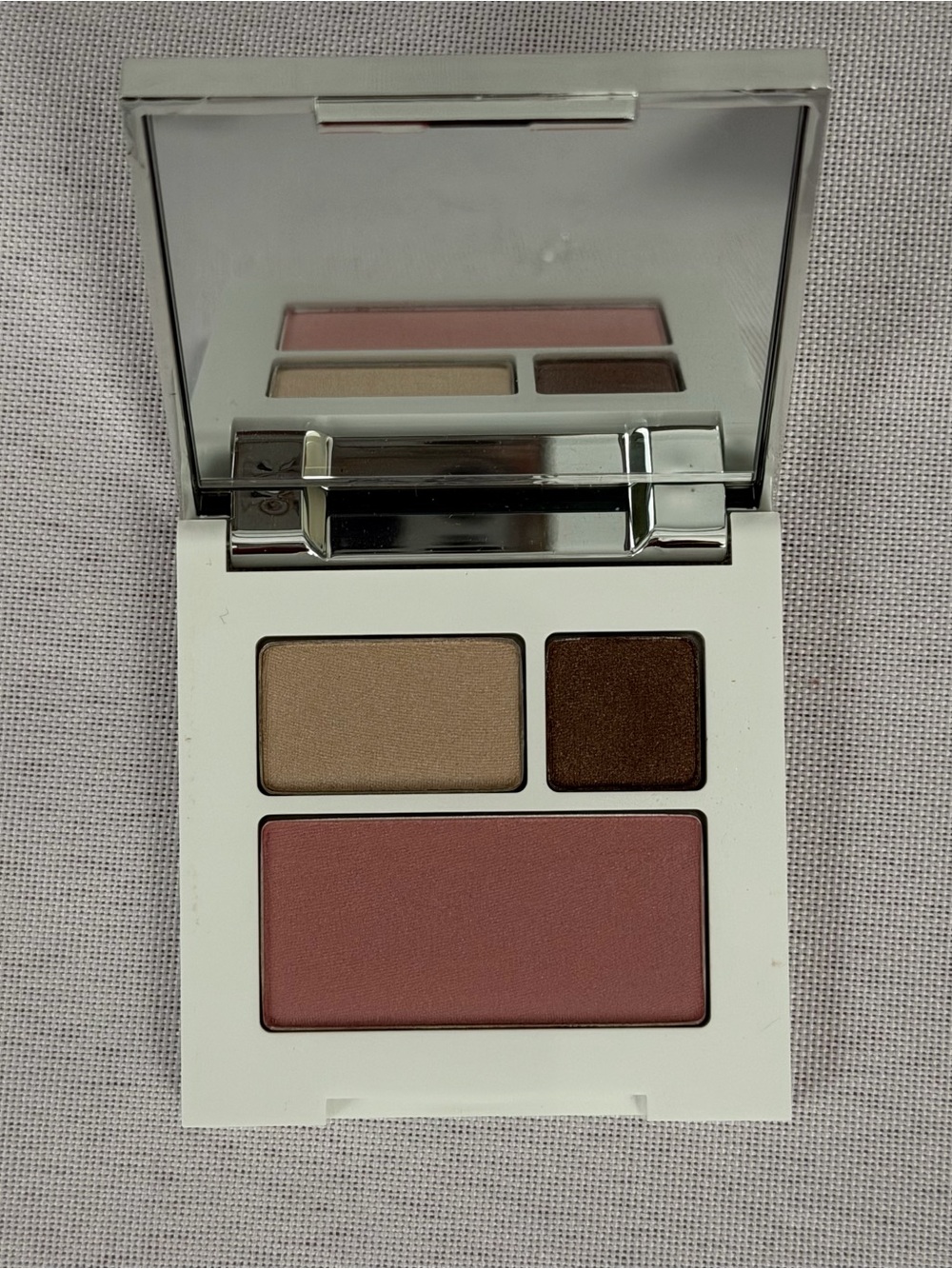Clinique Set of 4 Eyeshadow Palettes with 1 Blush & Compact Mirrors - Picture 8 of 15